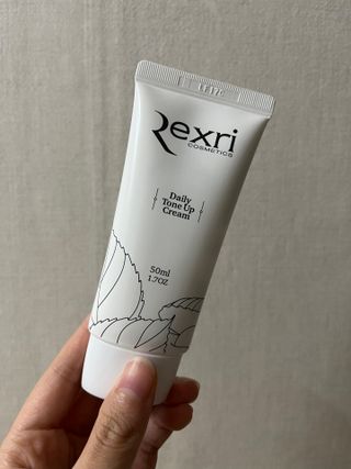 렉스리 데일리 톤업 크림 Rexri Daily Tone Up Cream — 5점을 준 리뷰어가 2022년 10월 올린 사용 사진