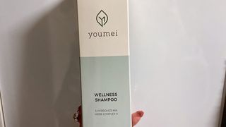 유메이 웰니스 샴푸 + 유메이 스칼프 브러쉬 — 5점을 준 리뷰어가 2021년 12월 올린 사용 사진