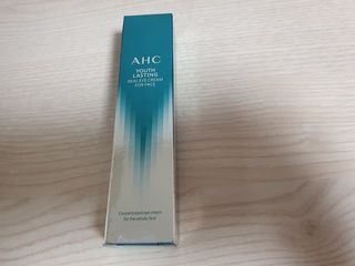 [NEW 탄력유턴 아이크림] AHC 유스 래스팅 리얼 아이크림 포 페이스 — 5점을 준 리뷰어가 2021년 3월 올린 사용 사진