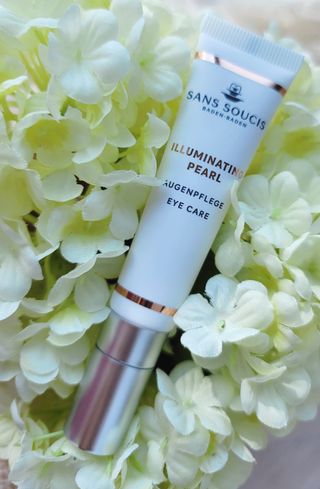 산수시 일루미네이팅 펄 영양 다크서클 스틱 아이 크림 케어 15ml — 5점을 준 리뷰어가 2021년 6월 올린 사용 사진