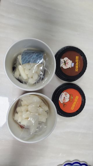 유비쿡 컵떡볶이 매운컵떡볶이2개/ 짜장컵떡볶이 2개  총 4개세트 — 1점을 준 리뷰어가 2021년 2월 올린 사용 사진
