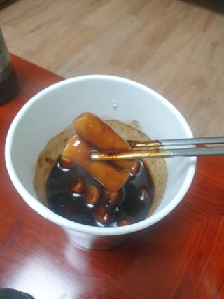 유비쿡 컵떡볶이 매운컵떡볶이2개/ 짜장컵떡볶이 2개  총 4개세트 — 5점을 준 리뷰어가 2021년 3월 올린 사용 사진