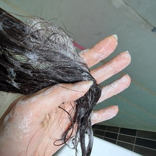 썸헤어 / SUMHAIR 썸헤어 데미지 클리닉 샴푸+트리트먼트 네롤리&민트티 — 4점을 준 리뷰어가 2021년 6월 올린 사용 사진