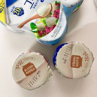 매일바이오 그릭요거트 오리지널 플레인 4개, 로스터리 커피믹스 4개 — 5점을 준 리뷰어가 2021년 12월 올린 사용 사진