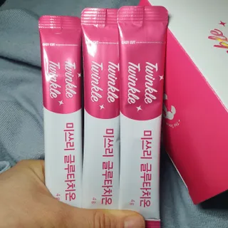 메디포스트 모비타 미쓰리 글루타치온 30포 — 5점을 준 리뷰어가 2022년 11월 올린 사용 사진
