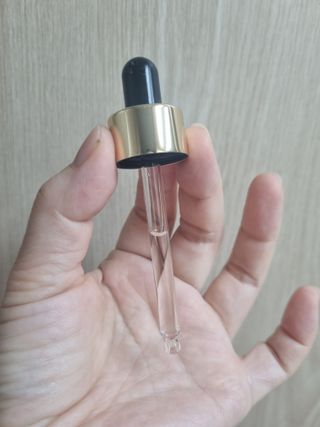 스킨큐어 산다화 비타민c 화이트닝 에센스 30ml — 5점을 준 리뷰어가 2023년 7월 올린 사용 사진