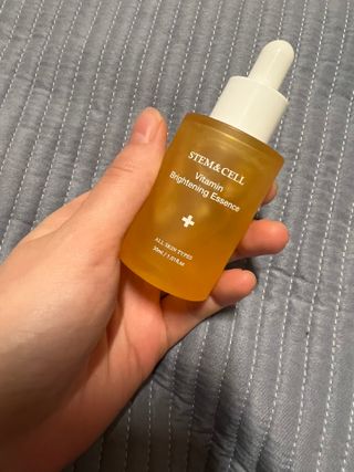 체르엠 스템앤셀 비타민 브라이트닝 에센스 30ml 1개 — 5점을 준 리뷰어가 2022년 3월 올린 사용 사진