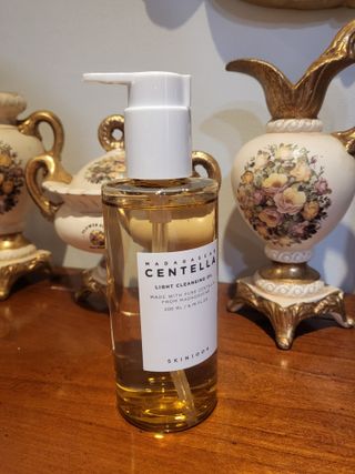 스킨1004 [SKIN1004] 마다가스카르 센텔라 라이트 클렌징 오일 200ml — 5점을 준 리뷰어가 2024년 7월 올린 사용 사진