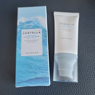[스킨1004] 마다가스카르 센텔라 히알루-시카 워터핏 선세럼 50ml — 5점을 준 리뷰어가 2024년 5월 올린 사용 사진