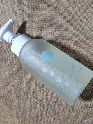 아미퓨어 [라이브] 피부장벽 강화를 위한 머랭 버블 클렌저 천연계면활성제로 온가족 사용가능 — 5점을 준 리뷰어가 2021년 7월 올린 사용 사진