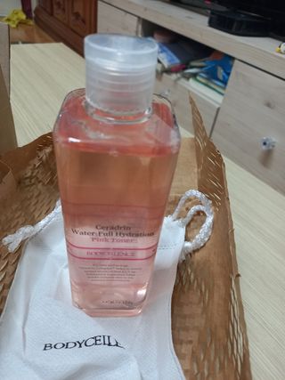 [바디셀런스] 속보습+사용감+향 모두 잡은 / 세라드린 속보습 핑크토너 300ml — 4.5점을 준 리뷰어가 2022년 2월 올린 사용 사진