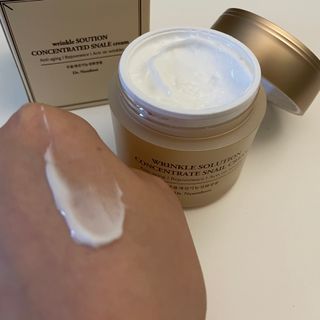 Dr.느루벗 느루벗 링클 솔루션 콘센트레이트 스네일 탄력 달팽이 크림 80g — 5점을 준 리뷰어가 2021년 4월 올린 사용 사진