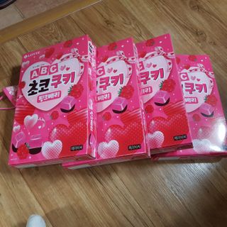 롯데제과 ABC초코쿠키 핑크베리 — 5점을 준 리뷰어가 2021년 2월 올린 사용 사진