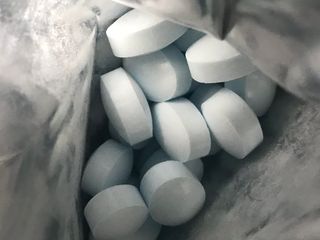 입 냄새 완화에 도움을 주는 에티켓 캔디 앳캔디 스트롱민트 — 5점을 준 리뷰어가 2021년 2월 올린 사용 사진