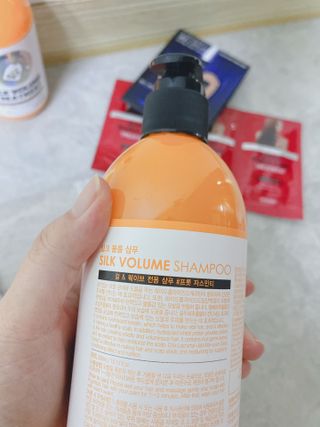 썸헤어 / SUMHAIR 썸헤어 실크 볼륨 샴푸+트리트먼트 프룻자스민티 — 4점을 준 리뷰어가 2021년 7월 올린 사용 사진