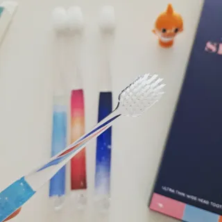 에브리모먼트 에브리 모먼트 칫솔 Every moment toothbrush — 5점을 준 리뷰어가 2022년 2월 올린 사용 사진