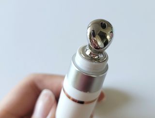 산수시 일루미네이팅 펄 영양 다크서클 스틱 아이 크림 케어 15ml — 5점을 준 리뷰어가 2021년 6월 올린 사용 사진