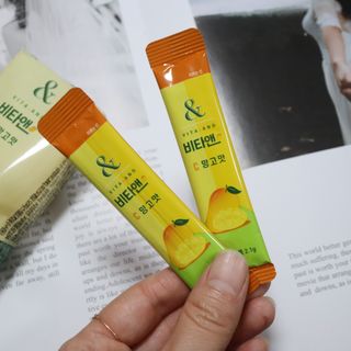 비타앤C 레몬맛, 망고맛 — 5점을 준 리뷰어가 2021년 4월 올린 사용 사진