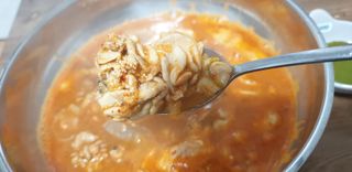 소담스퀘어 상암 궁중해물탕조씨집 백년가게 조씨집 팔뚝탕1인분550g — 3.5점을 준 리뷰어가 2022년 12월 올린 사용 사진