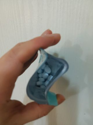 입 냄새 완화에 도움을 주는 에티켓 캔디 앳캔디 스트롱민트 — 5점을 준 리뷰어가 2021년 2월 올린 사용 사진
