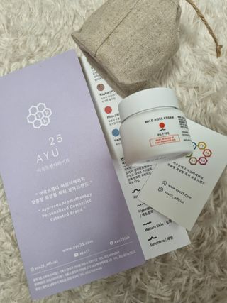 AYU25[아유트웬티파이브]다마스크로즈워터 베이스 천연 수분 촉촉 크림 — 5점을 준 리뷰어가 2021년 4월 올린 사용 사진