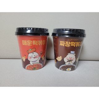 유비쿡 컵떡볶이 매운컵떡볶이2개/ 짜장컵떡볶이 2개  총 4개세트 — 5점을 준 리뷰어가 2021년 3월 올린 사용 사진