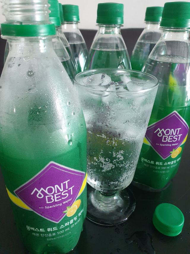 Montbest with Sparkling water Lemon OR Lime 20병(랜덤) 리뷰 사진