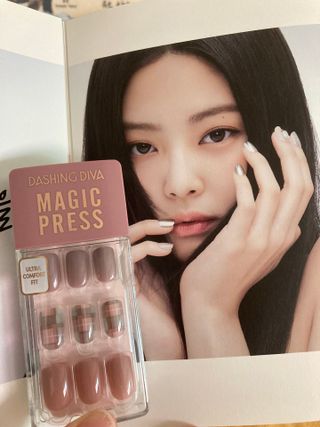 데싱디바 매직프레스 레귤러 스퀘어_6종 중 택 1 — 5점을 준 리뷰어가 2021년 9월 올린 사용 사진