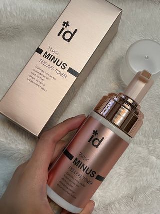 아이디플라코스메틱 아이디 브이로직 마이너스 필링 토너 110ml — 5점을 준 리뷰어가 2022년 1월 올린 사용 사진