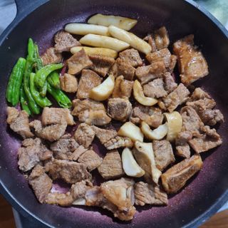 소담스퀘어 상암 통큰오리착한삼겹 1석3조수제양념돼지갈비 — 5점을 준 리뷰어가 2022년 12월 올린 사용 사진