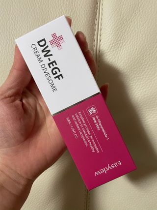 이지듀 DW-EGF 크림 다이브좀_콜라겐이 쏙쏙, 탄력피부로 다이빙 — 5점을 준 리뷰어가 2021년 2월 올린 사용 사진