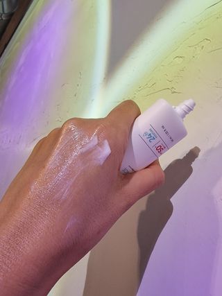 리더스코스메틱 리더스 카밍 바이오틱스 선 에센스 SPF 50+ PA++++ — 5점을 준 리뷰어가 2022년 7월 올린 사용 사진