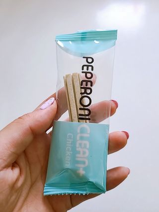 페페로니 클린플러스 덴탈치킨껌 10g x 14p — 5점을 준 리뷰어가 2021년 7월 올린 사용 사진