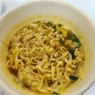 NISSIN 닛신 컵누들  4종 - 씨푸드오리지날, 씨푸드 스파이시, 씨푸드 커리, 씨푸드 XO소스 — 5점을 준 리뷰어가 2022년 5월 올린 사용 사진