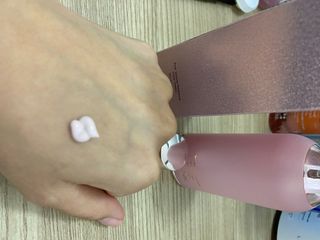 리엔케이 핑크 볼륨 래디언스 컬러크림 에디션 — 4.5점을 준 리뷰어가 2022년 11월 올린 사용 사진