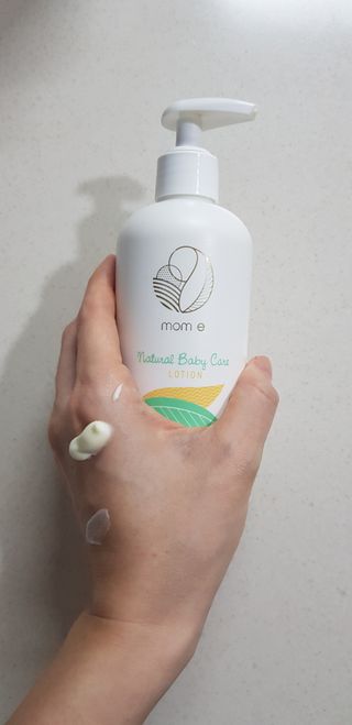 mom e 맘이 내추럴 베이비 케어 샴푸앤바스+로션 — 4점을 준 리뷰어가 2021년 1월 올린 사용 사진