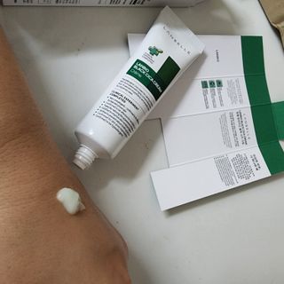 랑벨 랑바이오 블랙 시카 크림 50ml(블랙비 프로폴리스, 시카 4종, 판테놀 10 함유) — 4점을 준 리뷰어가 2022년 5월 올린 사용 사진