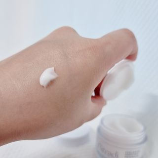 플레라디 에델바이스 인리치드 머랭 크림 — 5점을 준 리뷰어가 2021년 7월 올린 사용 사진