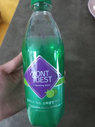 몽베스트 Montbest with Sparkling water Lime20병 — 4.5점을 준 리뷰어가 2021년 10월 올린 사용 사진