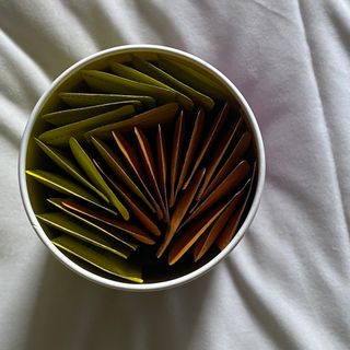 페페로니 맛있는 스틱 - 무항생제 닭고기 15개 + 원양선 참치 15개 — 5점을 준 리뷰어가 2021년 10월 올린 사용 사진