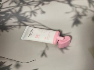 [후르디아] 모공블러 비건 선 프라이머 — 5점을 준 리뷰어가 2022년 6월 올린 사용 사진