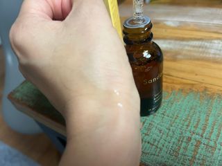 스킨큐어 산다화 비타민c 화이트닝 에센스 30ml — 5점을 준 리뷰어가 2023년 10월 올린 사용 사진