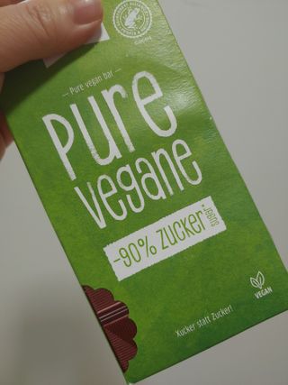 당류2g 자일리톨로 단맛을낸 슈카 퓨어비건 무설탕초콜릿 Xucker vegan 2개입 — 5점을 준 리뷰어가 2021년 4월 올린 사용 사진