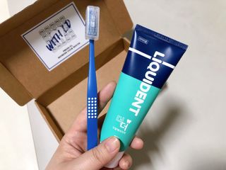리퀴덴트 오랄케어 온가족용 리퀴덴트 더더 오랄케어 무불소 치약 + 임상시험완료 이중 미세 엠보싱 칫솔 올데이세트 — 5점을 준 리뷰어가 2020년 12월 올린 사용 사진
