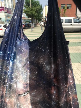 에디터스픽 달걀 한 개 크기의 초소형 가방 나노백 — 2.5점을 준 리뷰어가 2021년 9월 올린 사용 사진