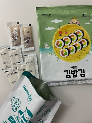 해풀잎 누구나 김밥*1ea [(혼합야채 35g *1ea,  김밥김 (5g, 5ea),  양념간장 (6g, 5ea), 참기름(5g, 2ea)] — 3.5점을 준 리뷰어가 2022년 7월 올린 사용 사진