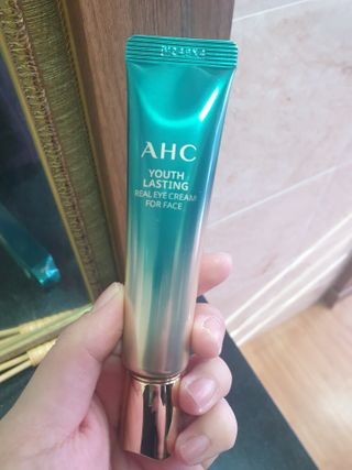 [NEW 탄력유턴 아이크림] AHC 유스 래스팅 리얼 아이크림 포 페이스 — 5점을 준 리뷰어가 2021년 2월 올린 사용 사진