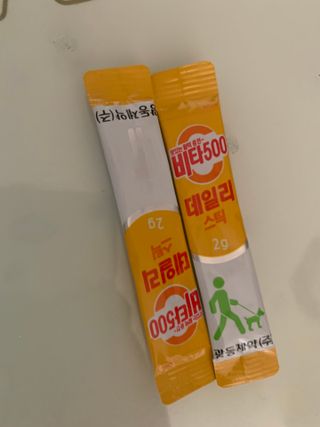 광동제약 [광동] 비타500데일리스틱 70포X2개 + 뚱랑이엽서 + 쇼핑백 증정 — 4.5점을 준 리뷰어가 2022년 1월 올린 사용 사진