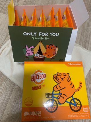 광동제약 [광동] 비타500데일리스틱 70포X2개 + 뚱랑이엽서 + 쇼핑백 증정 — 5점을 준 리뷰어가 2022년 10월 올린 사용 사진