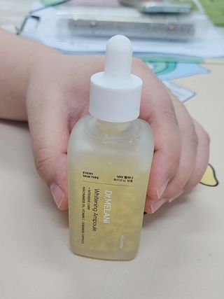 에센느 닥터 멜라닌 화이트닝 앰플 — 5점을 준 리뷰어가 2023년 5월 올린 사용 사진